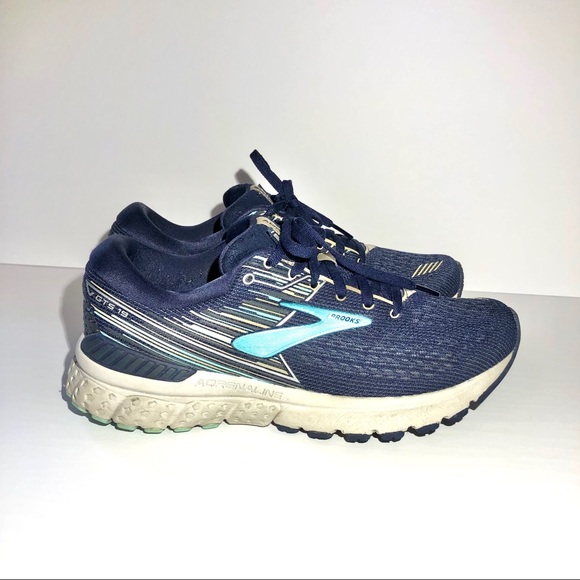 womens brooks adrenaline gts 19 size 9